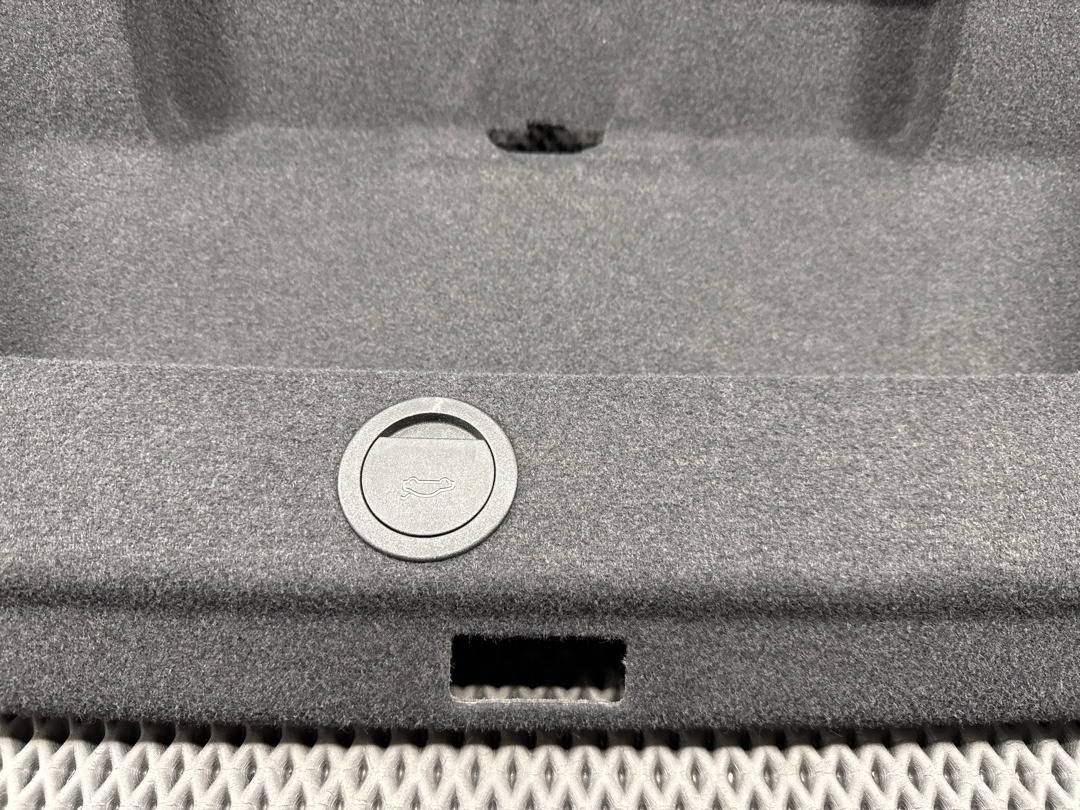 Обшивка крышки багажника, 1770 рублей, Красноярск