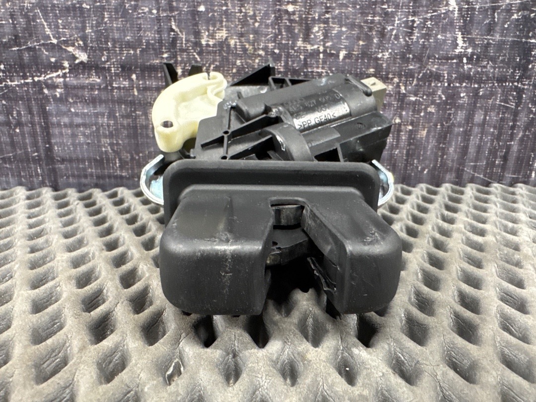 Замок багажника, 3360 рублей, Красноярск