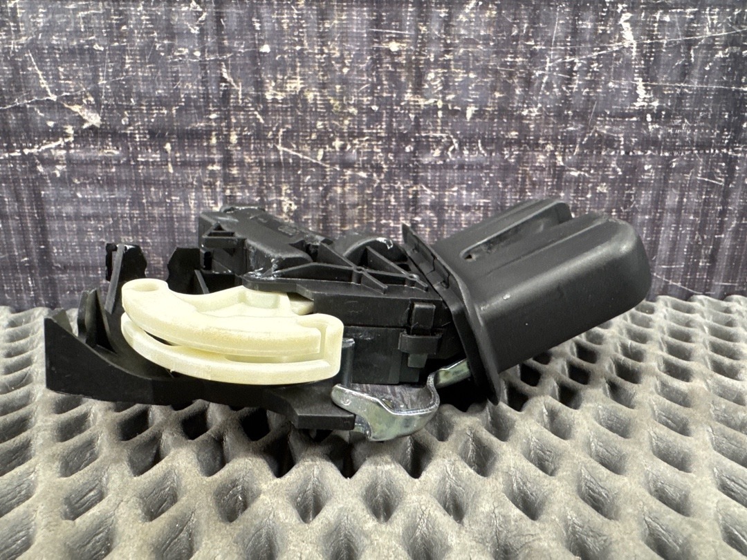 Замок багажника, 3360 рублей, Красноярск