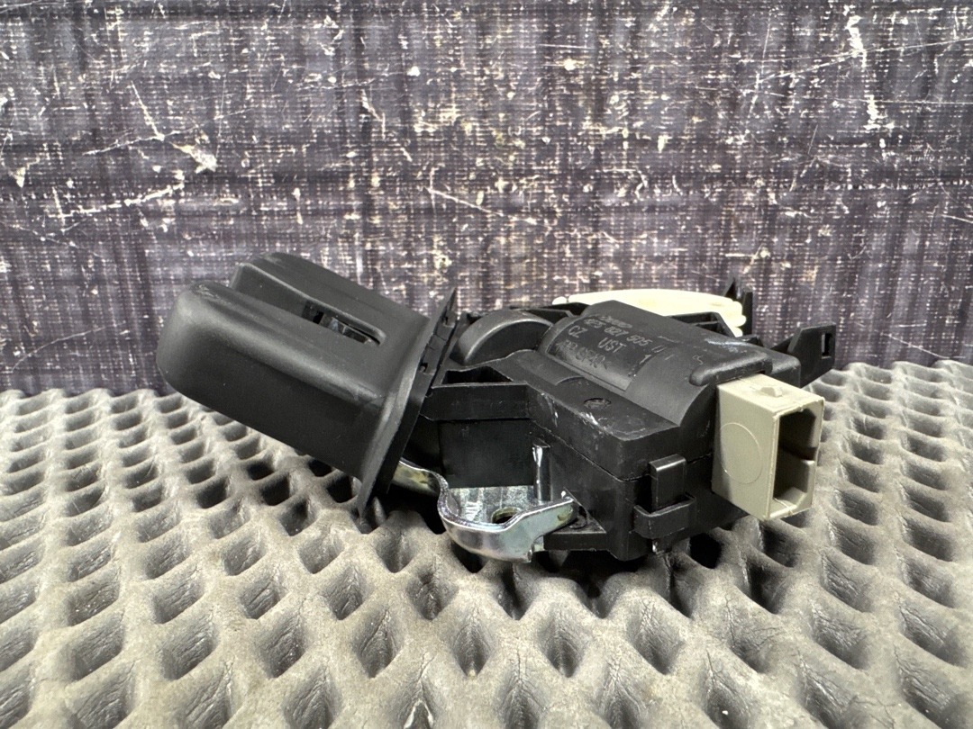 Замок багажника, 3360 рублей, Красноярск