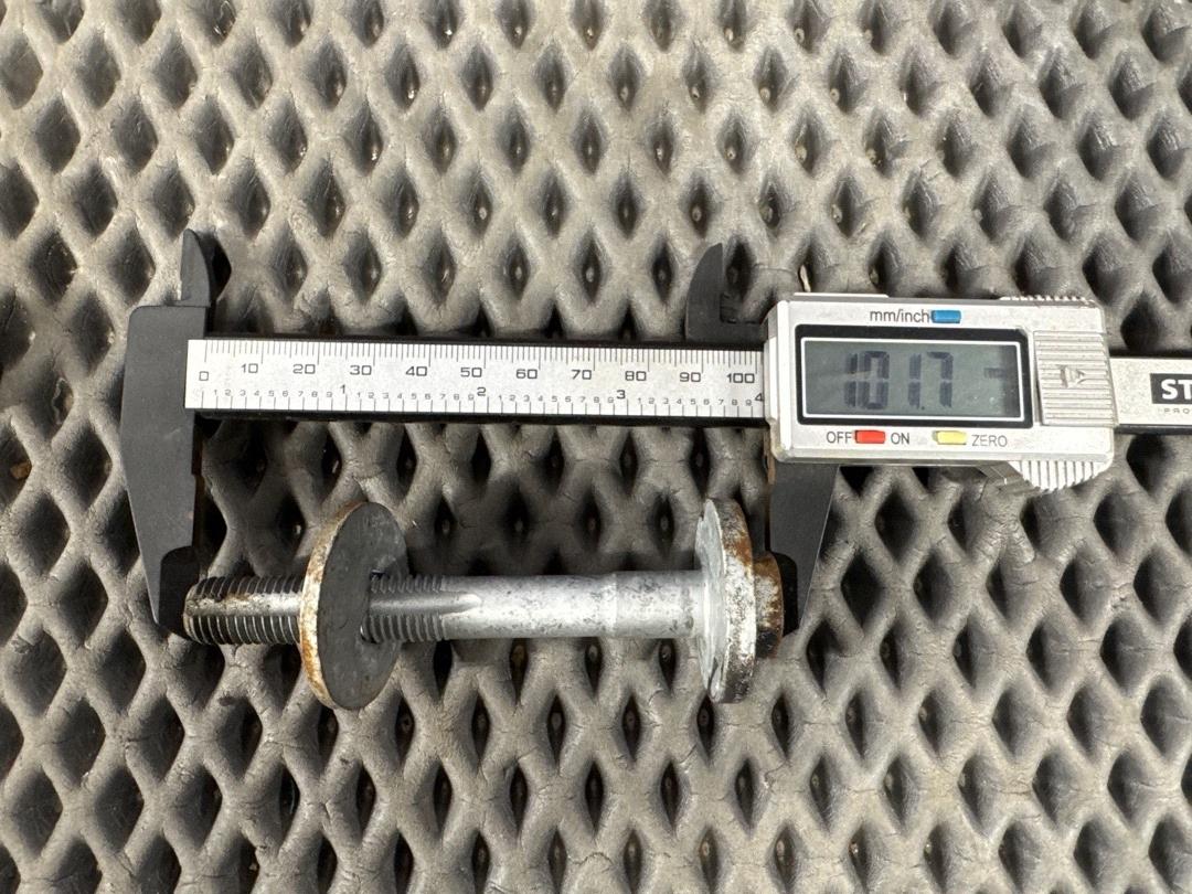 Болт развальный, 710 рублей, Красноярск