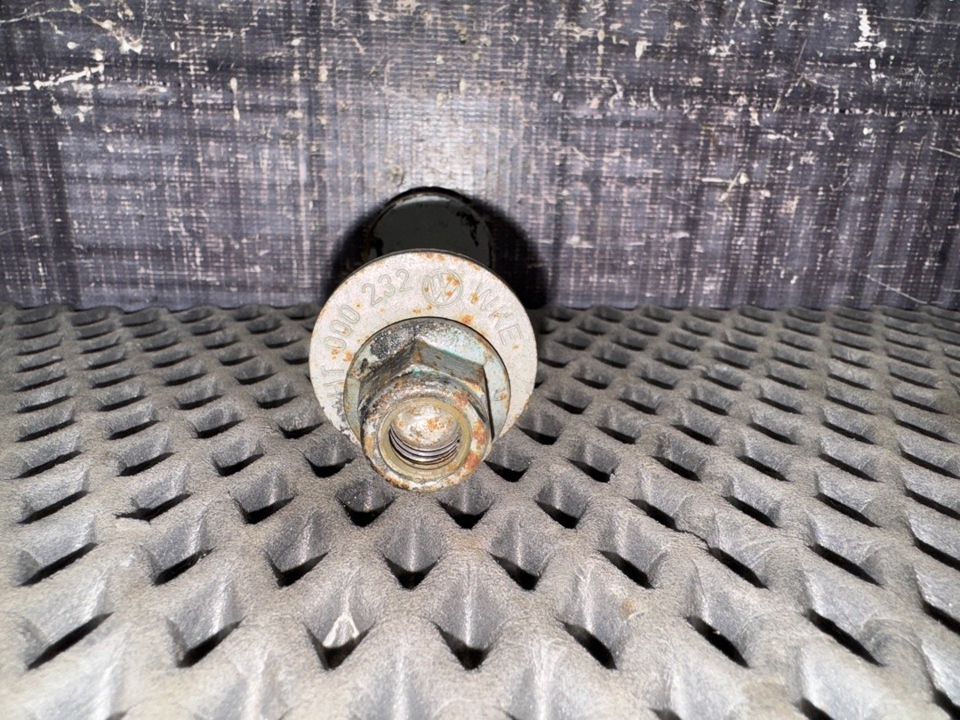 Болт развальный, 710 рублей, Красноярск