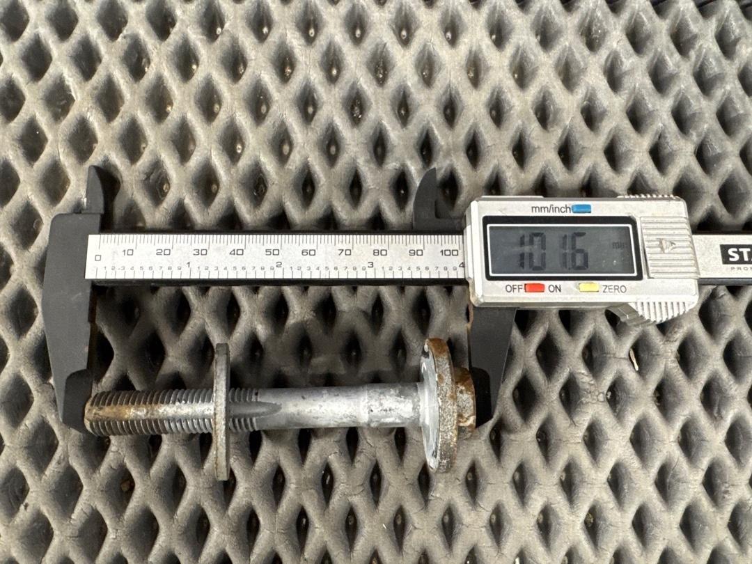 Болт развальный, 710 рублей, Красноярск