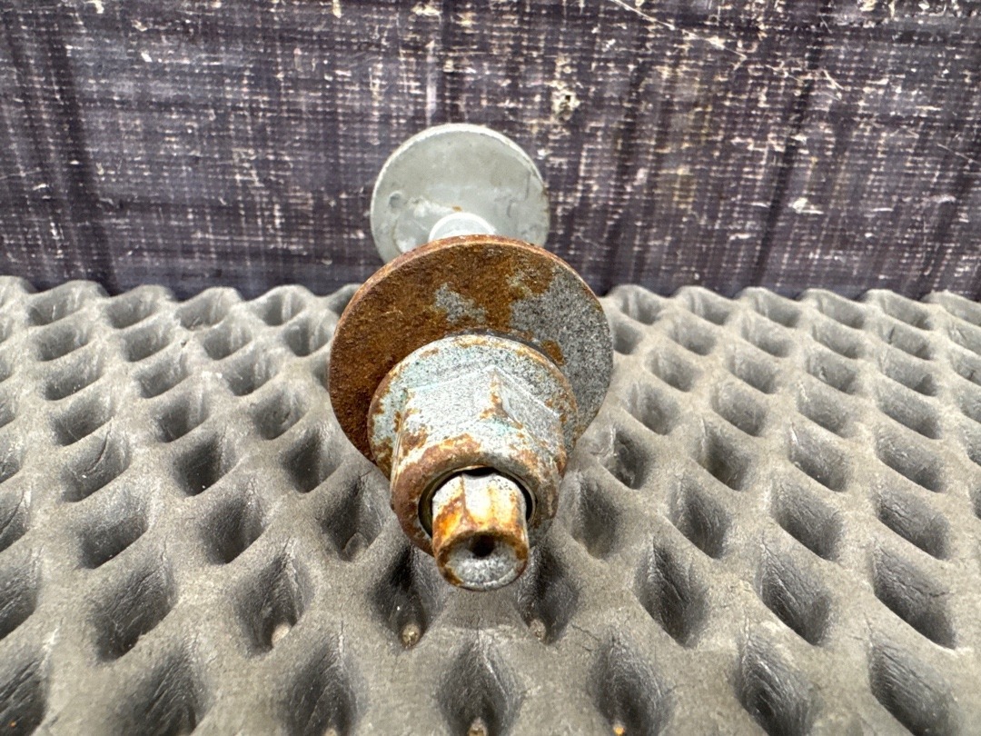 Болт развальный, 710 рублей, Красноярск