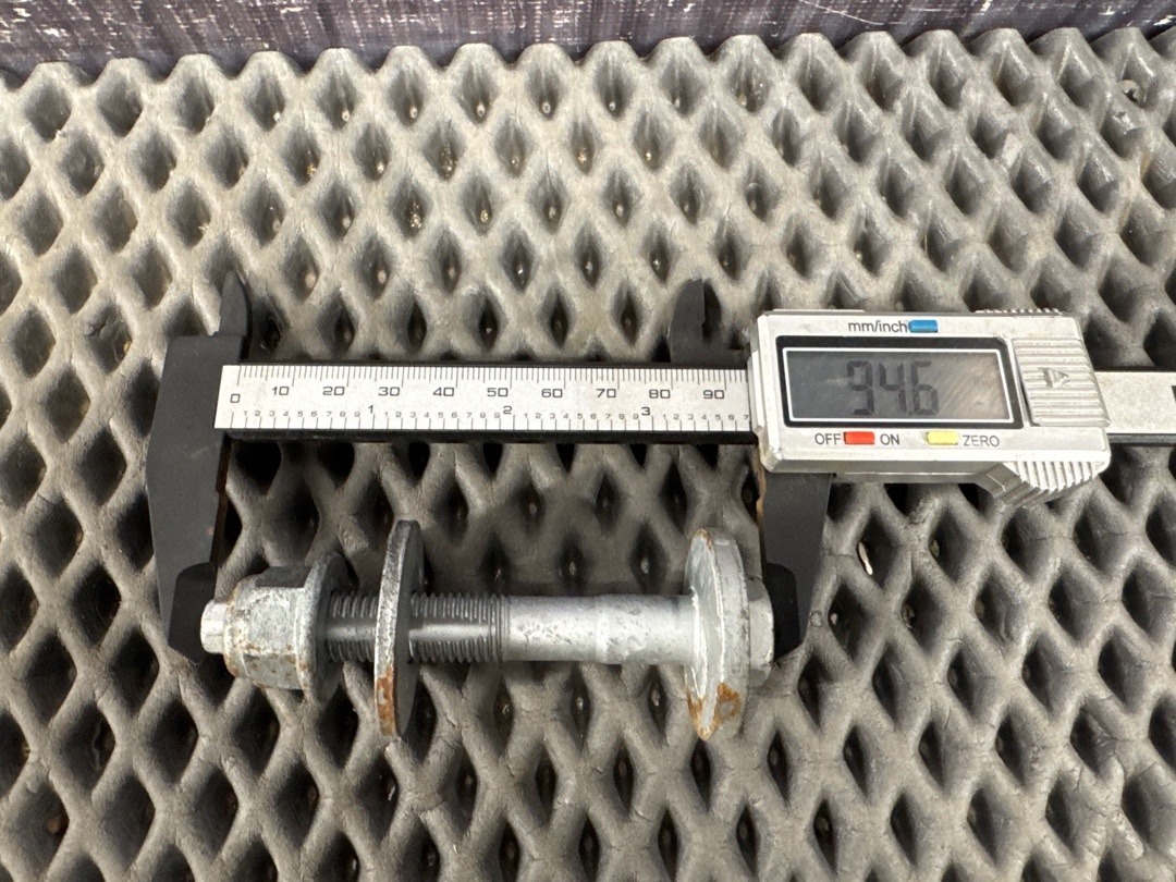 Болт развальный, 710 рублей, Красноярск