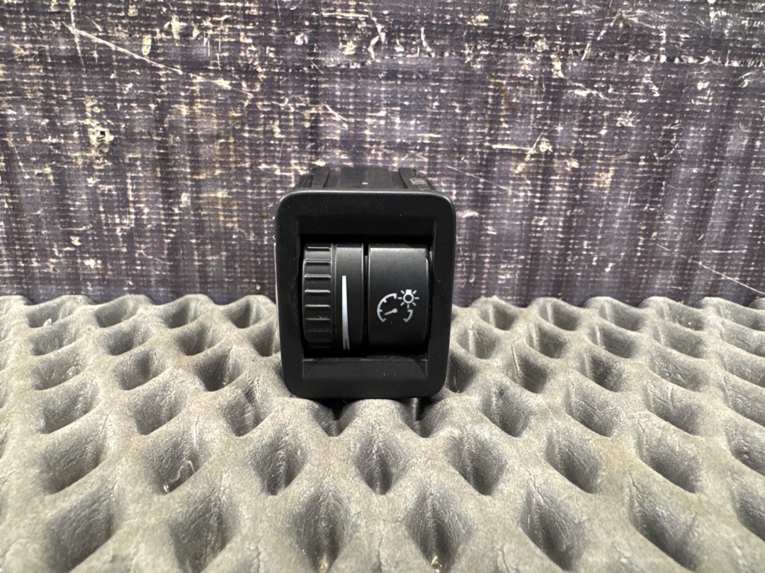 Кнопка яркости подсветки, 520 рублей, Красноярск