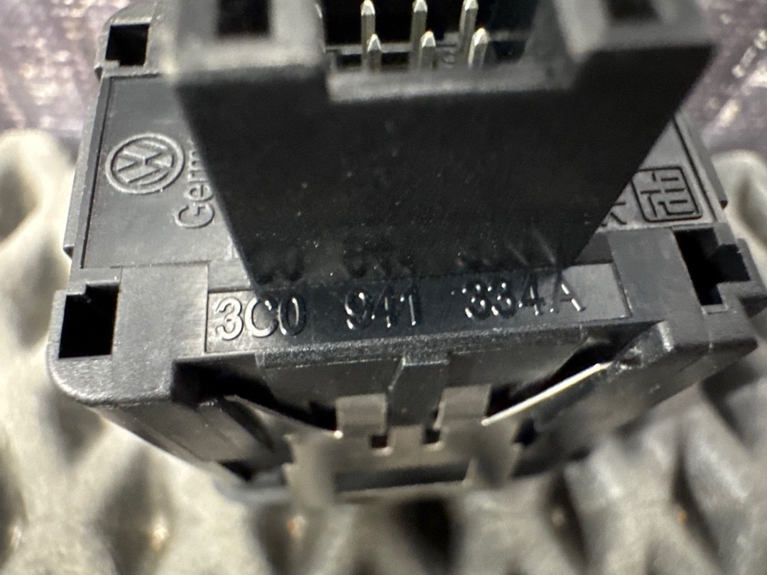 Кнопка яркости подсветки, 520 рублей, Красноярск