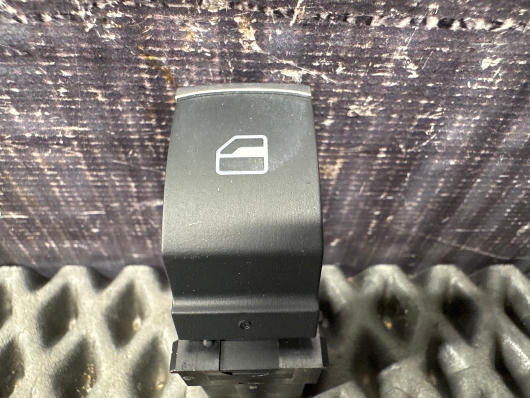 Кнопка стеклоподъемника, 620 рублей, Красноярск