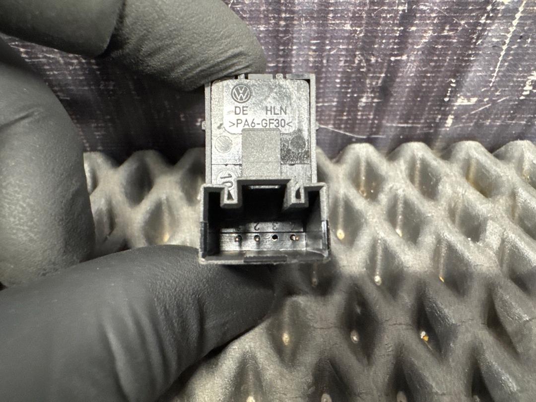 Кнопка стеклоподъемника, 620 рублей, Красноярск