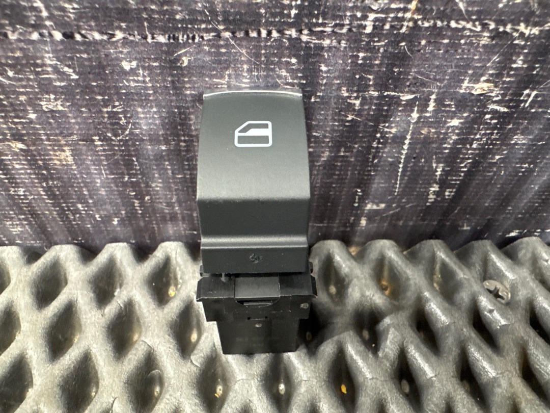 Кнопка стеклоподъемника, 620 рублей, Красноярск