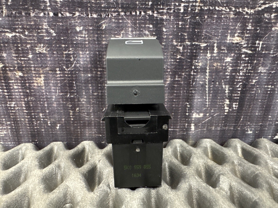 Кнопка стеклоподъемника, 620 рублей, Красноярск