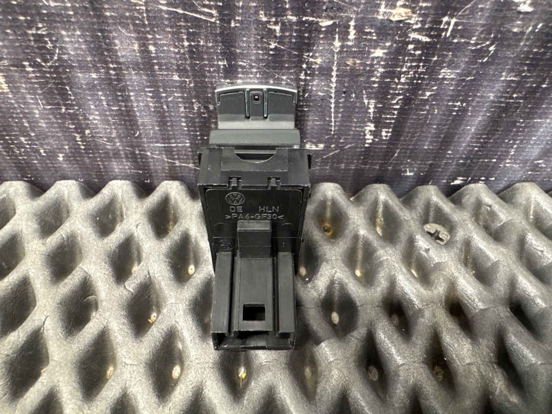 Кнопка стеклоподъемника, 620 рублей, Красноярск