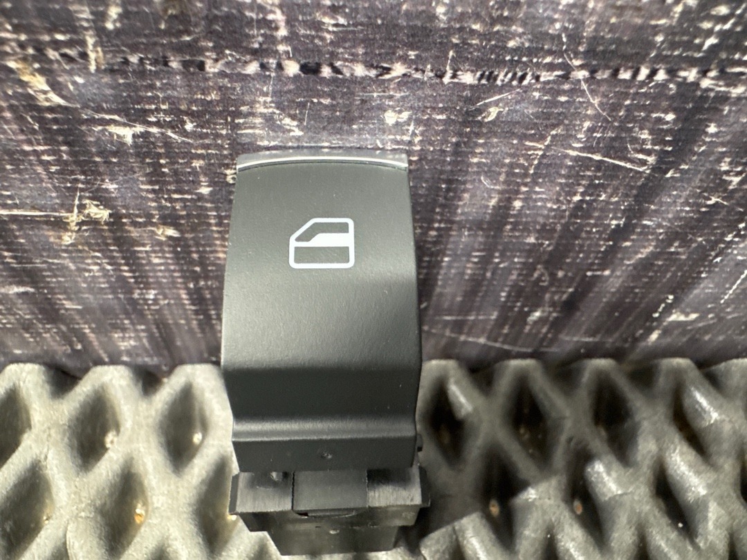 Кнопка стеклоподъемника, 620 рублей, Красноярск