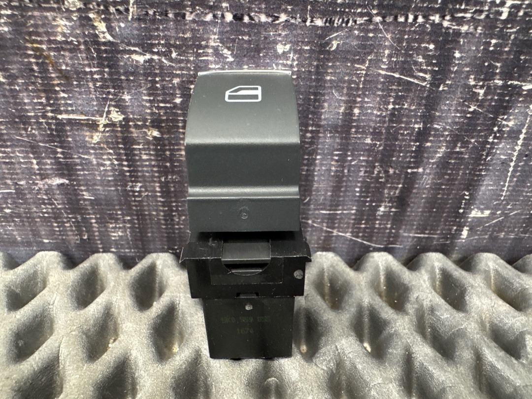 Кнопка стеклоподъемника, 620 рублей, Красноярск