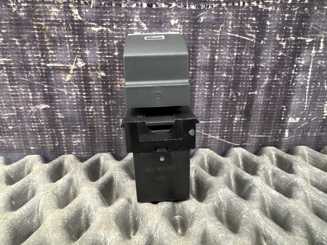 Кнопка стеклоподъемника, 620 рублей, Красноярск