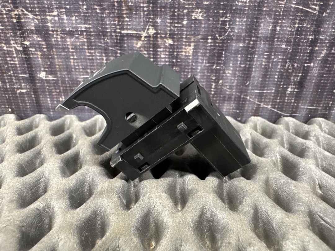 Кнопка стеклоподъемника, 620 рублей, Красноярск