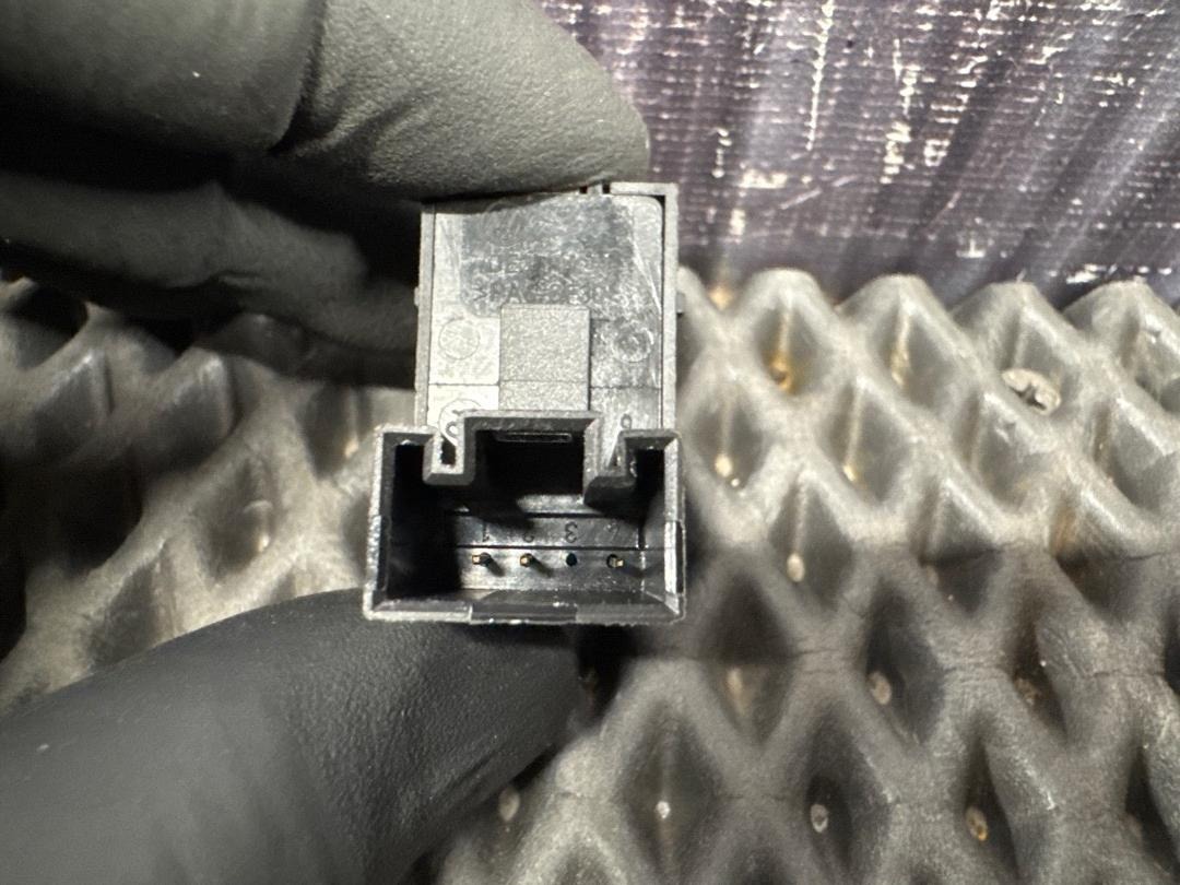 Кнопка стеклоподъемника, 620 рублей, Красноярск