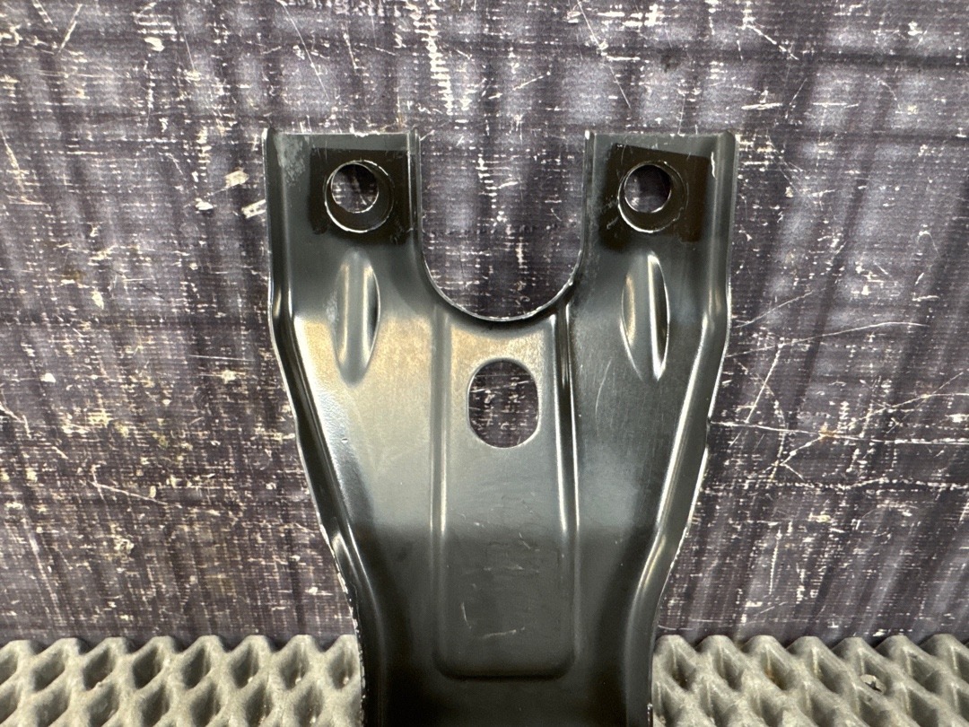 Кронштейн замка капота, 870 рублей, Красноярск