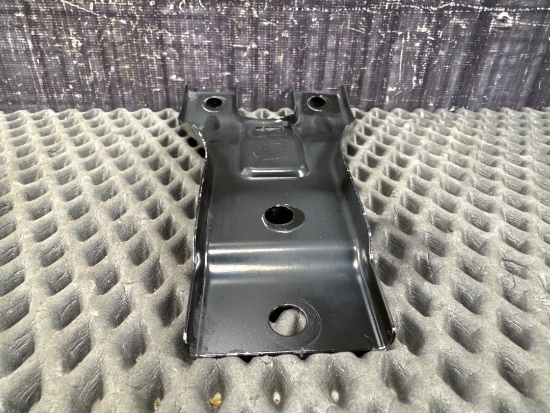 Кронштейн замка капота, 870 рублей, Красноярск