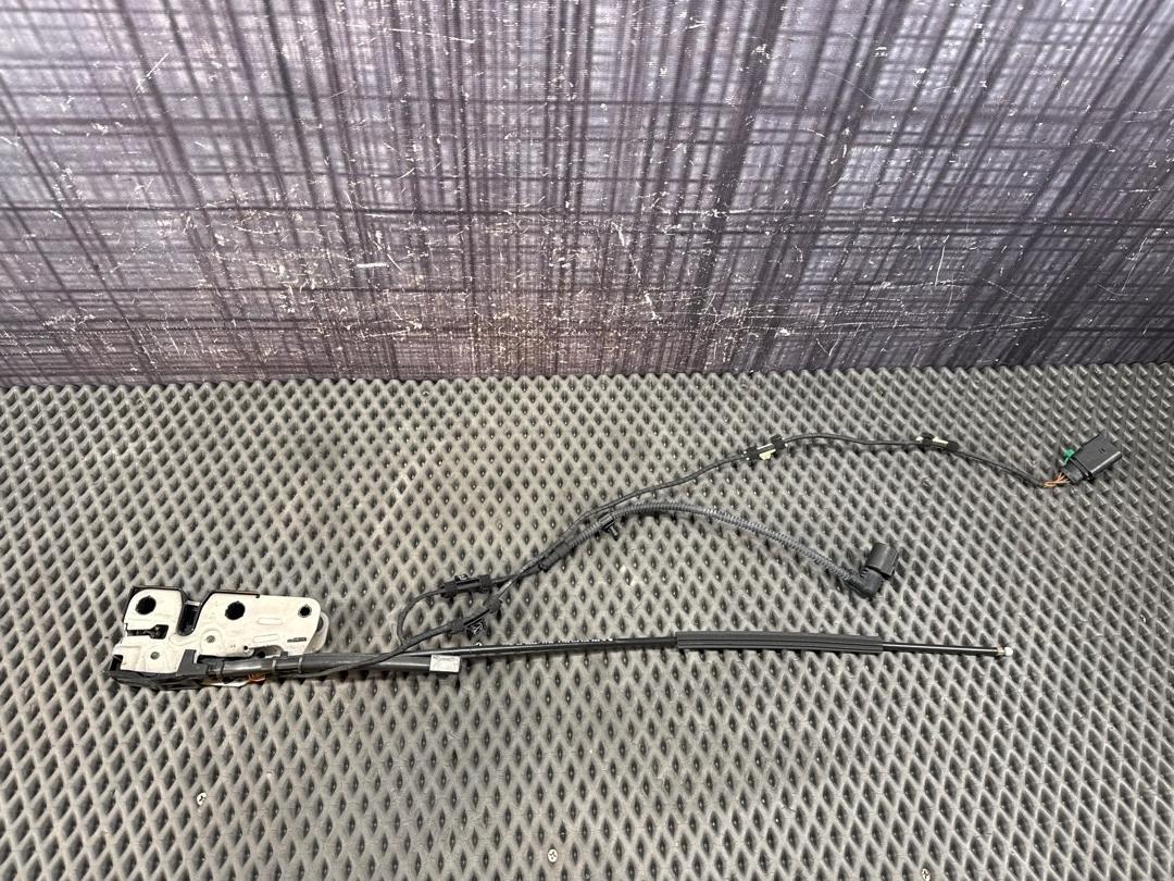 Замок капота, 1920 рублей, Красноярск