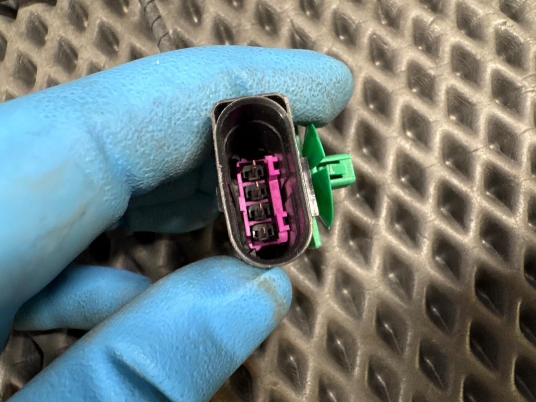 Замок капота, 1920 рублей, Красноярск