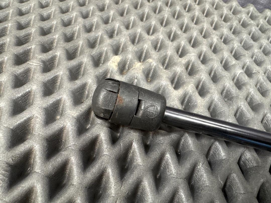 Амортизатор капота, 1040 рублей, Красноярск