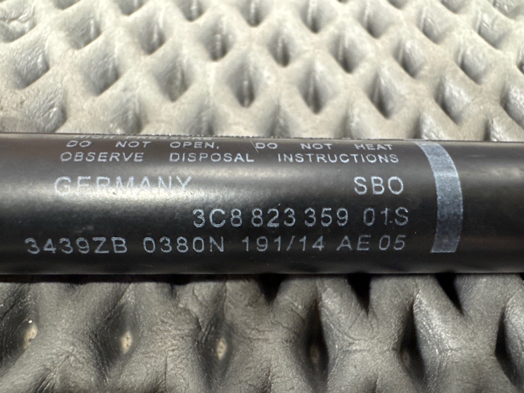 Амортизатор капота, 1040 рублей, Красноярск