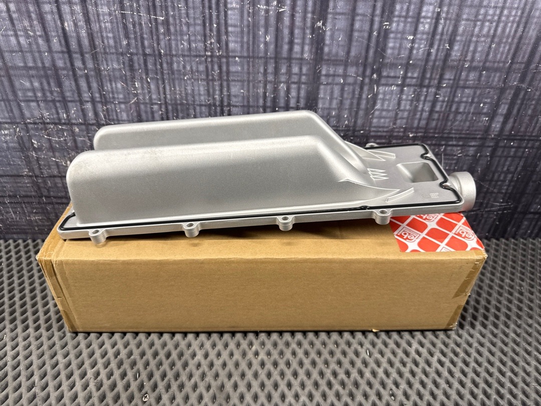 Крышка двигателя, 11870 рублей, Красноярск