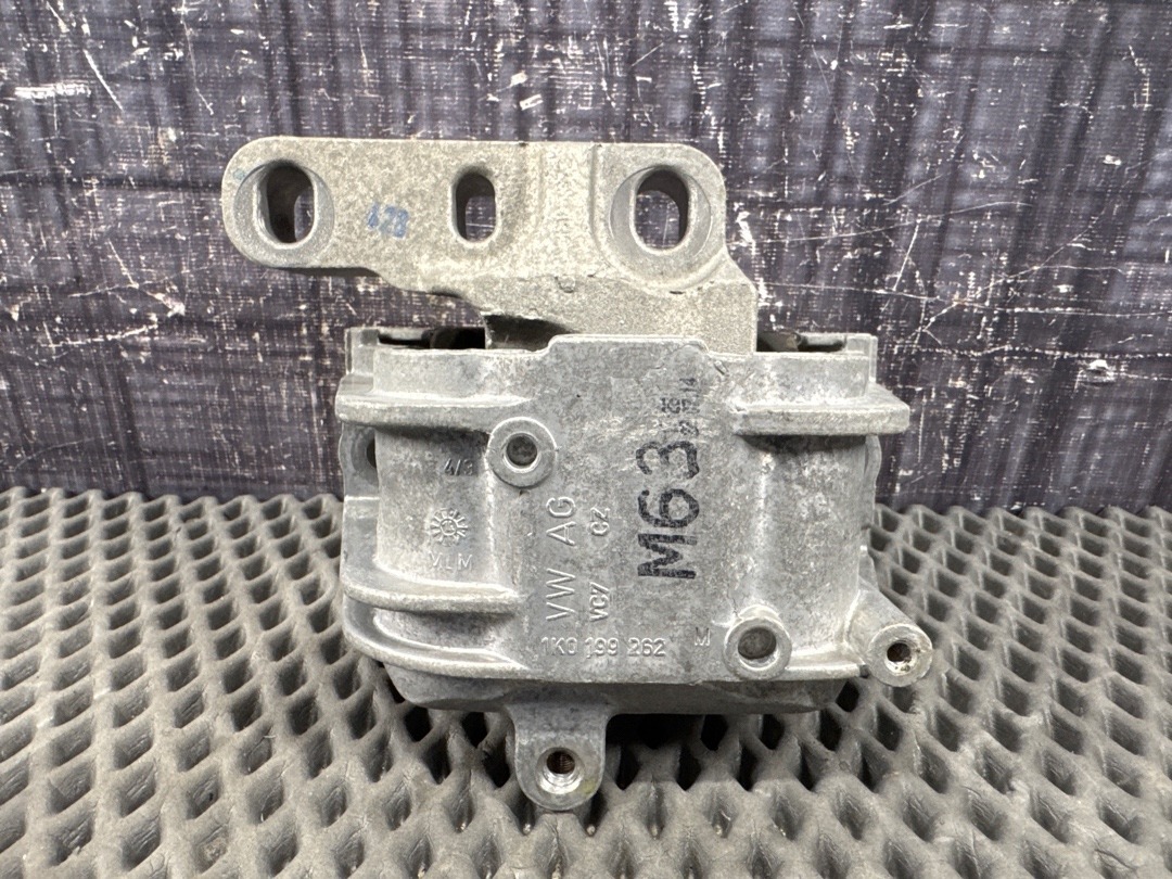 Подушка двигателя, 3730 рублей, Красноярск