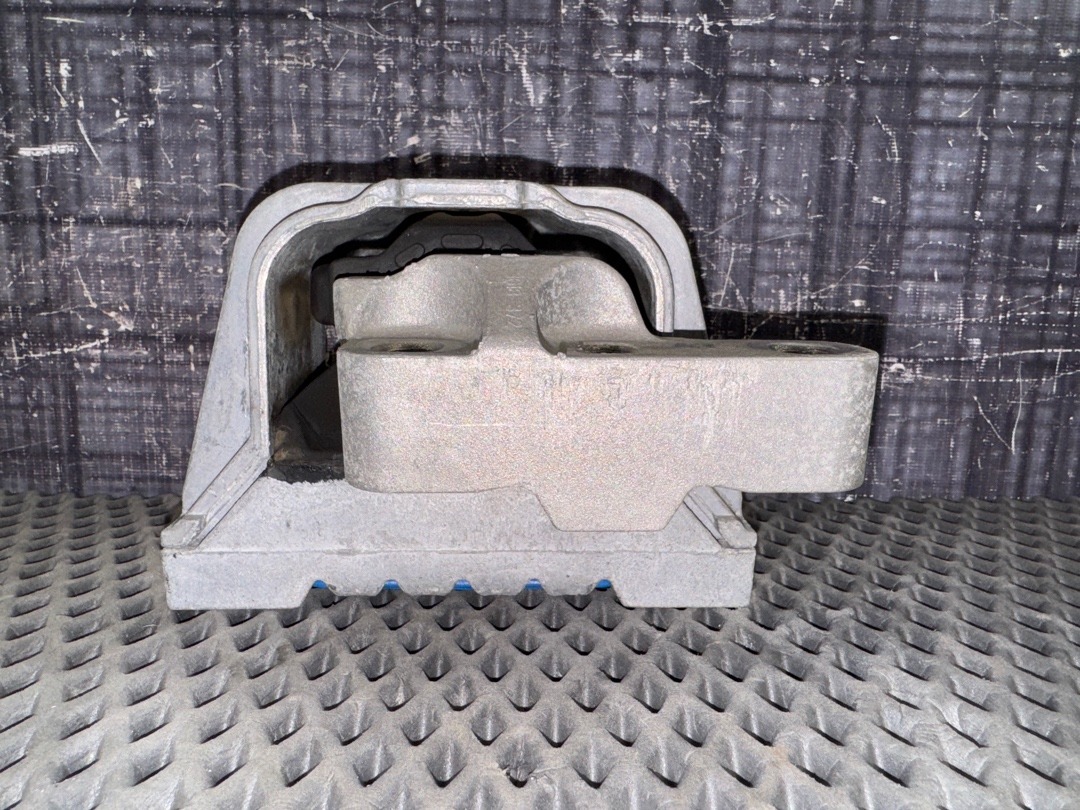 Подушка двигателя, 3730 рублей, Красноярск