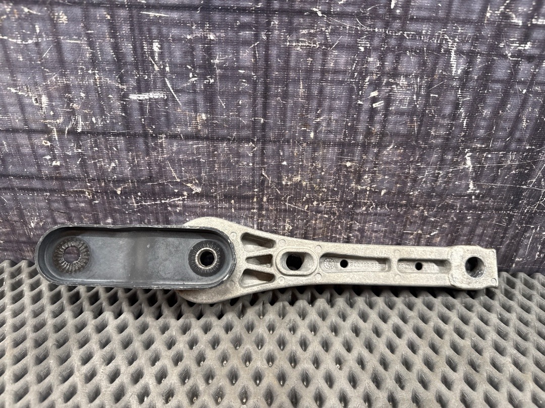 Опора двигателя, 970 рублей, Красноярск