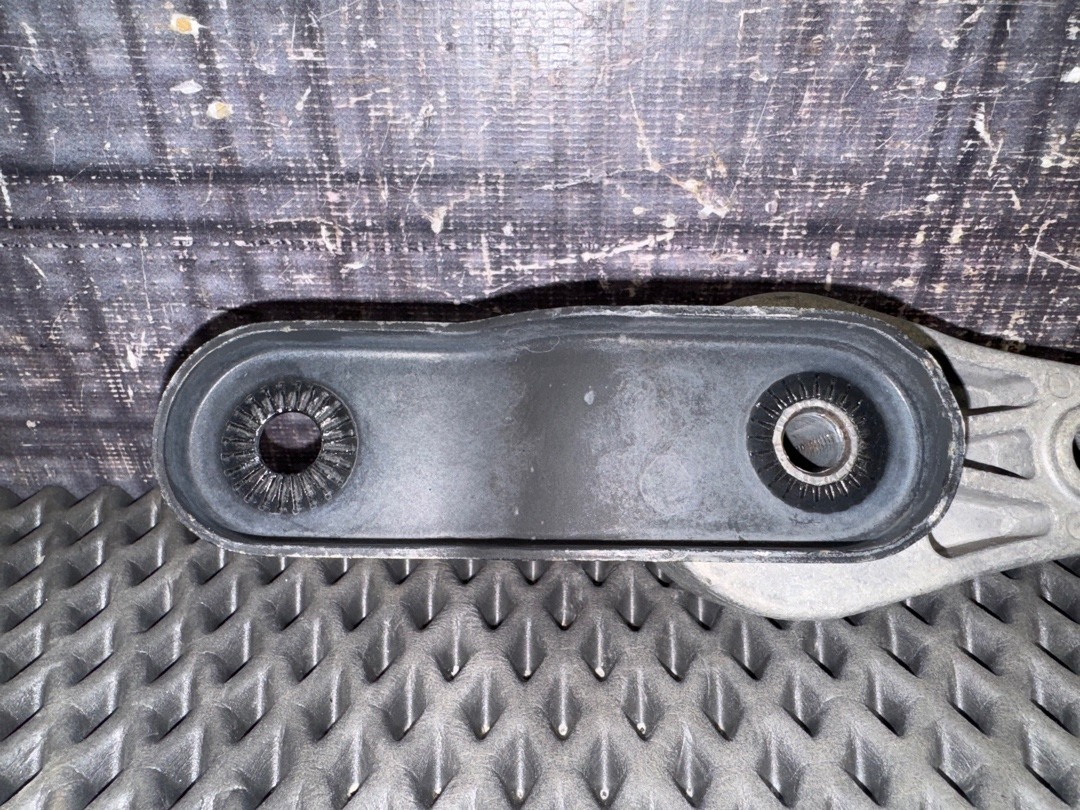 Опора двигателя, 970 рублей, Красноярск