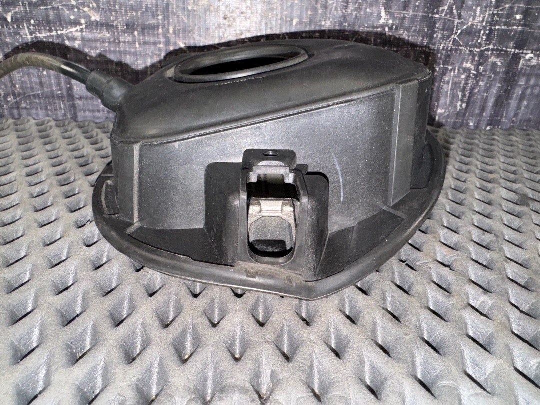 Лючок бензобака, 3360 рублей, Красноярск