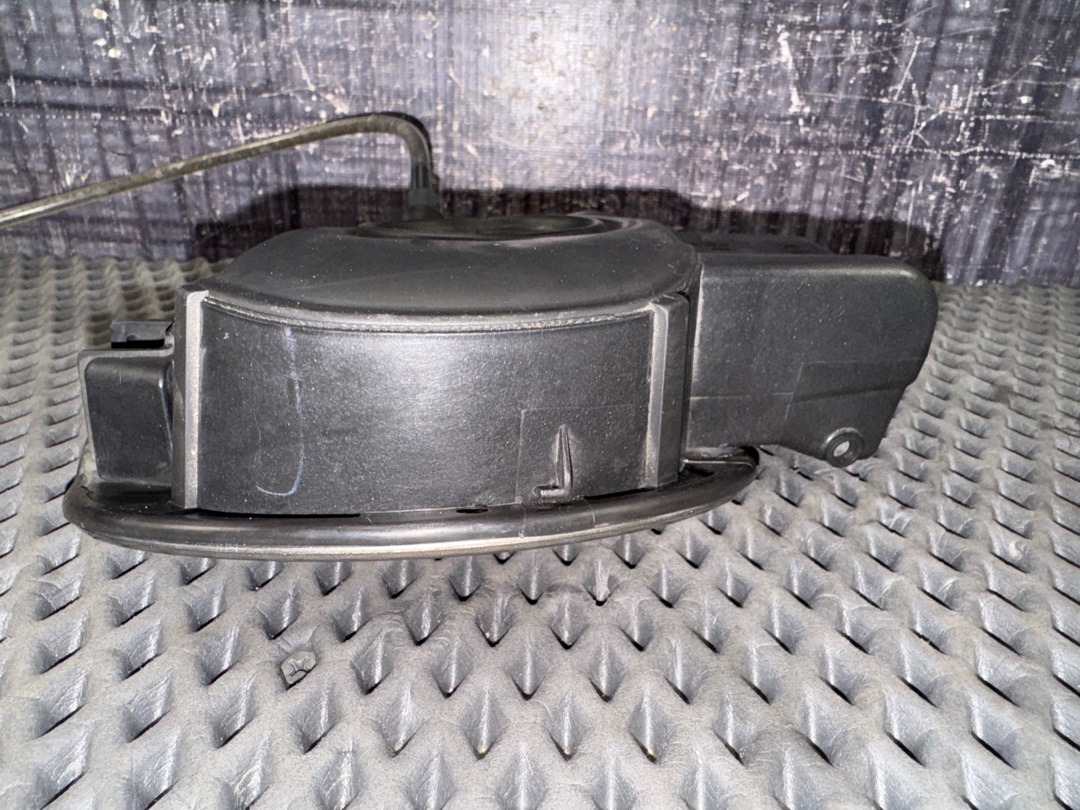 Лючок бензобака, 3360 рублей, Красноярск