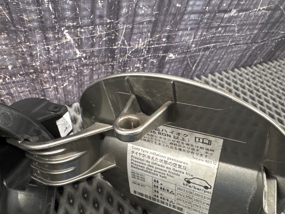 Лючок бензобака, 3360 рублей, Красноярск