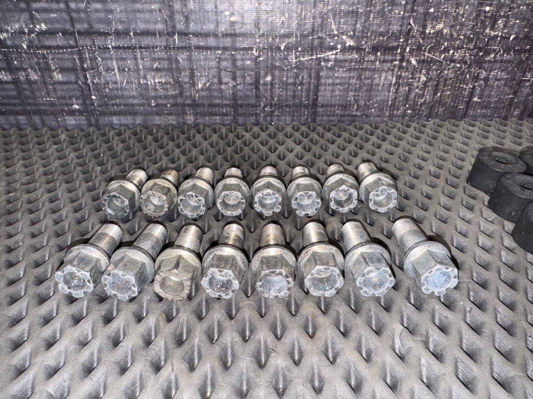 Комплект колесных болтов, 3210 рублей, Красноярск