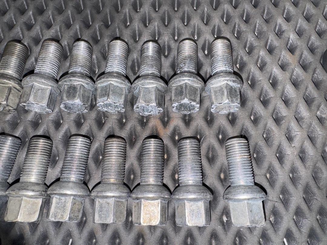 Комплект колесных болтов, 3210 рублей, Красноярск