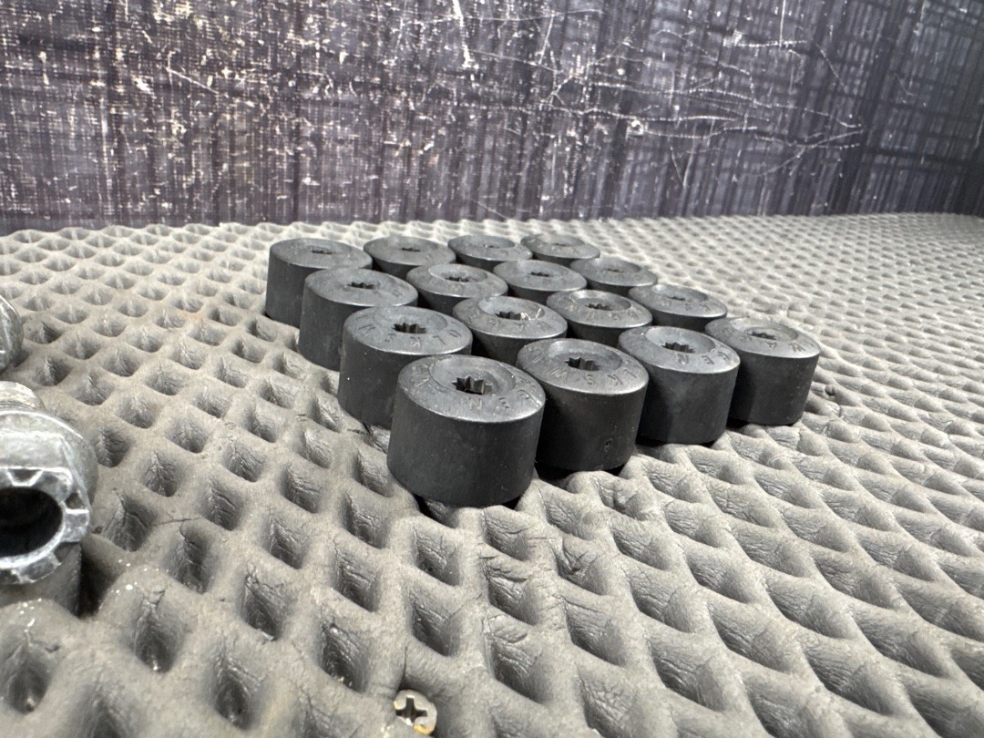 Комплект колесных болтов, 3210 рублей, Красноярск