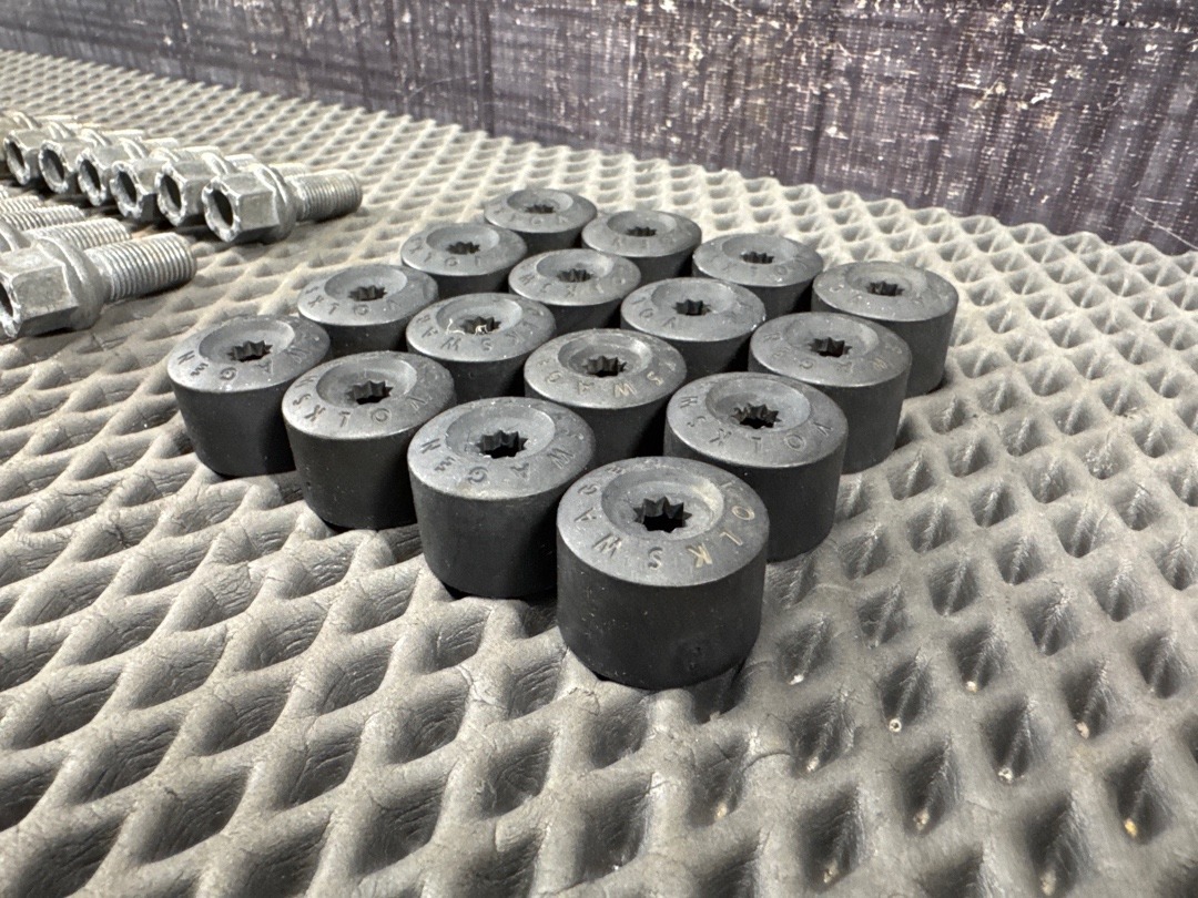 Комплект колесных болтов, 3210 рублей, Красноярск