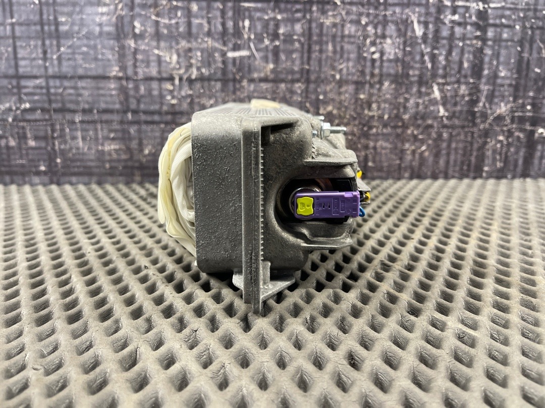 Подушка безопасности, 972 рублей, Красноярск