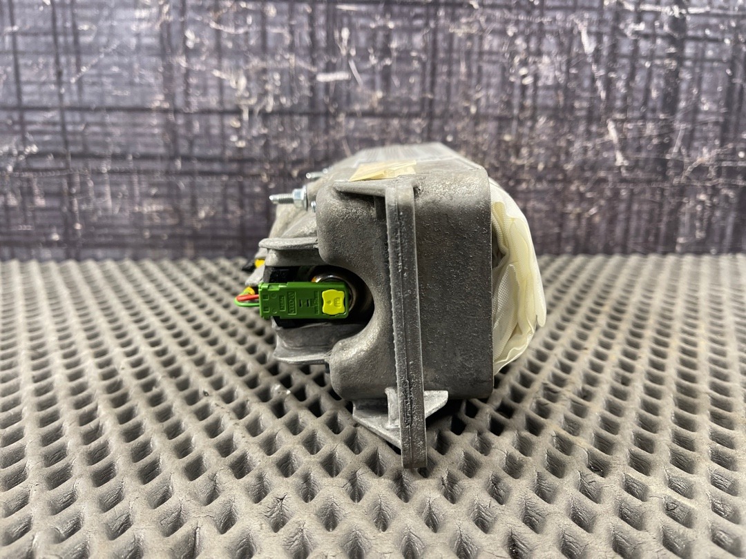 Подушка безопасности, 972 рублей, Красноярск