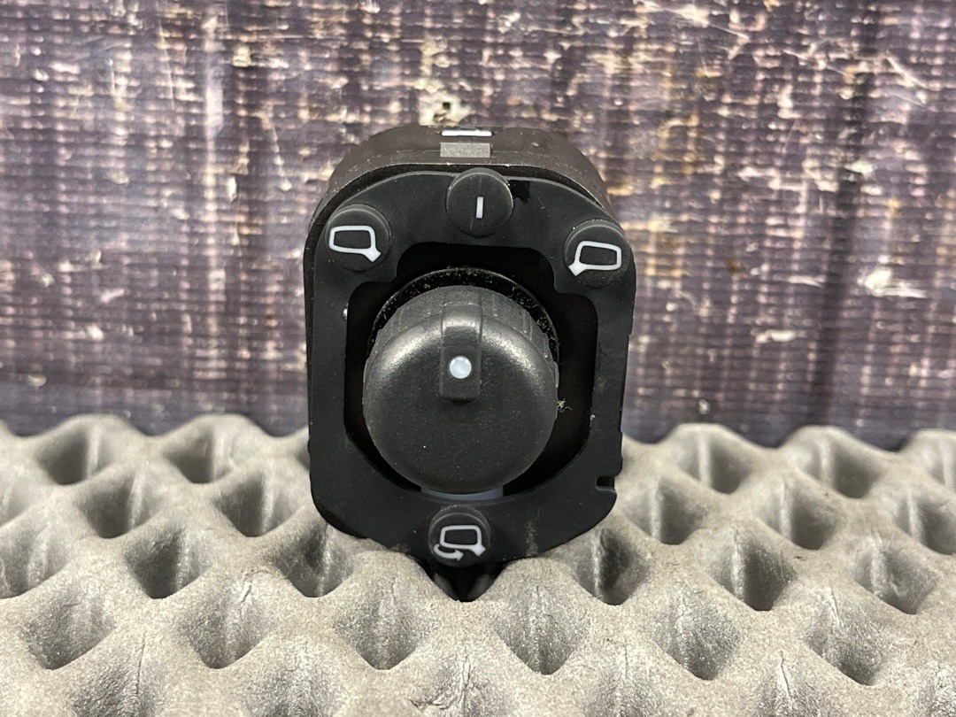 Кнопка регулировки зеркал, 1008 рублей, Красноярск