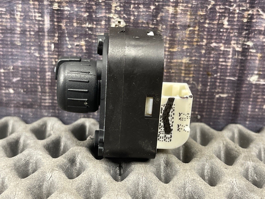 Кнопка регулировки зеркал, 1008 рублей, Красноярск