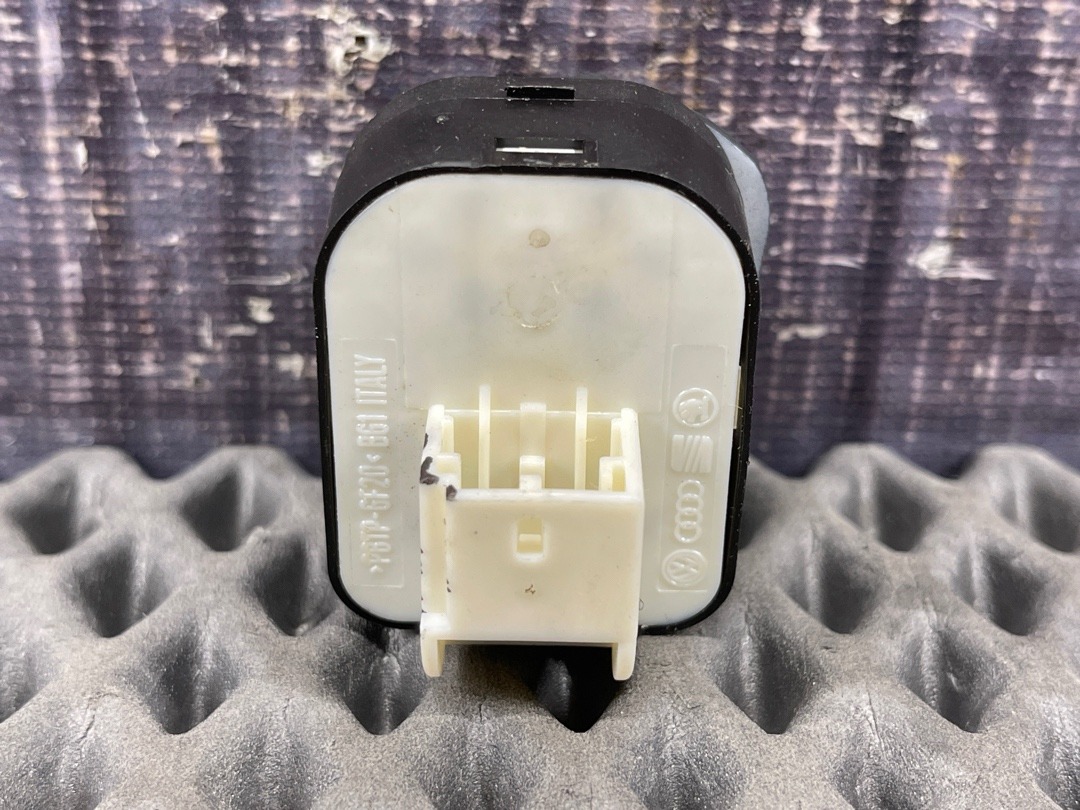 Кнопка регулировки зеркал, 1008 рублей, Красноярск