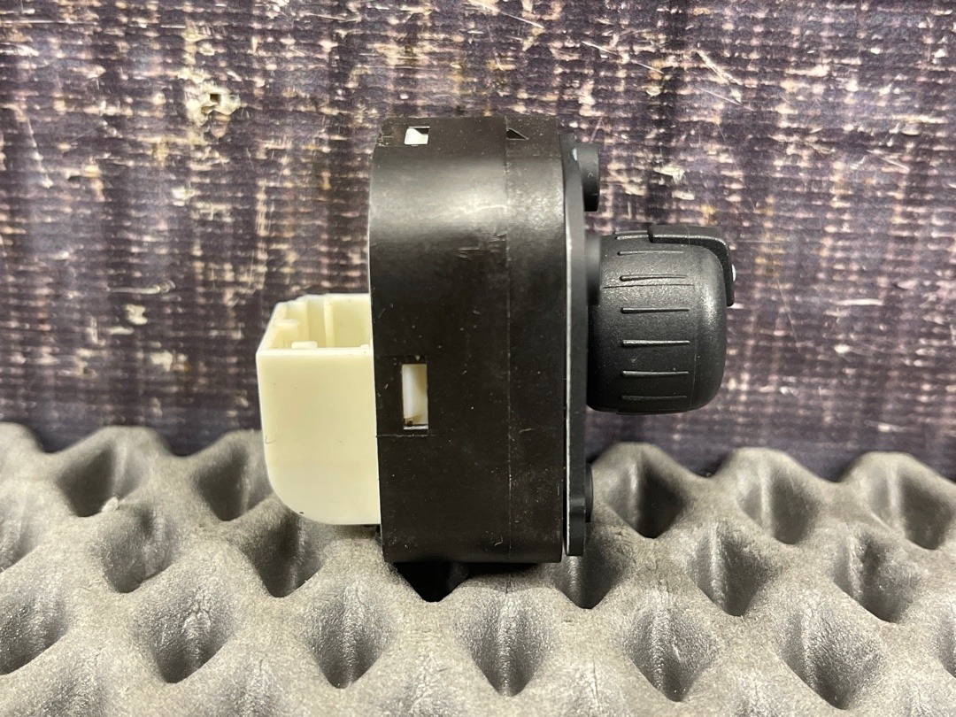 Кнопка регулировки зеркал, 1008 рублей, Красноярск