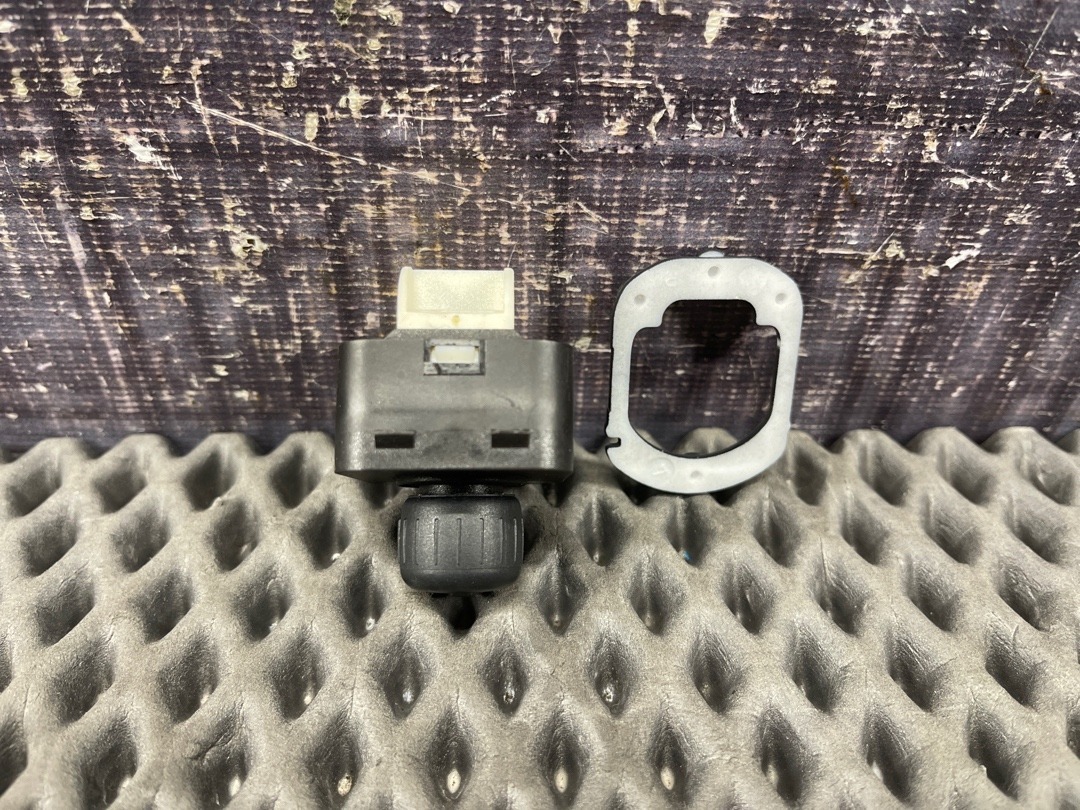 Кнопка регулировки зеркал, 1008 рублей, Красноярск