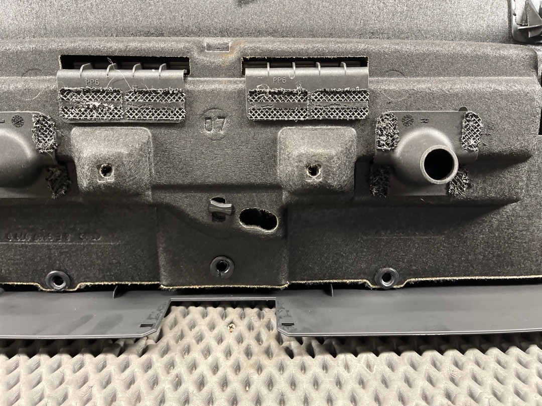 Обшивка крышки багажника, 1368 рублей, Красноярск