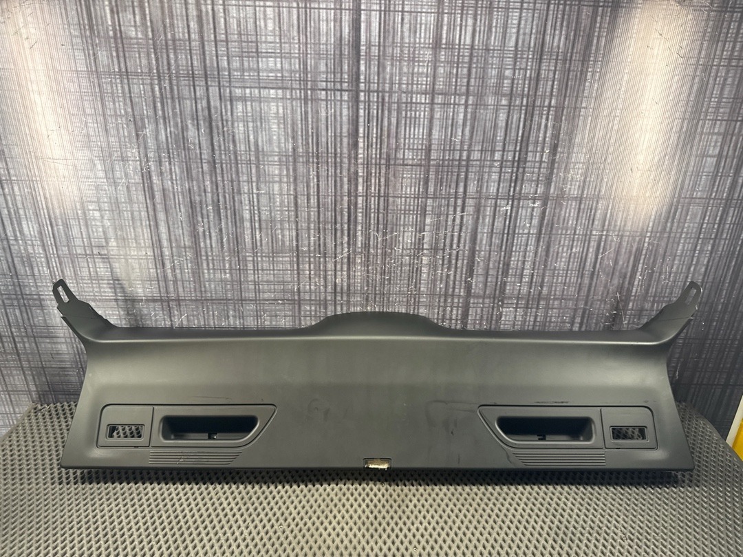 Обшивка крышки багажника, 1870 рублей, Красноярск