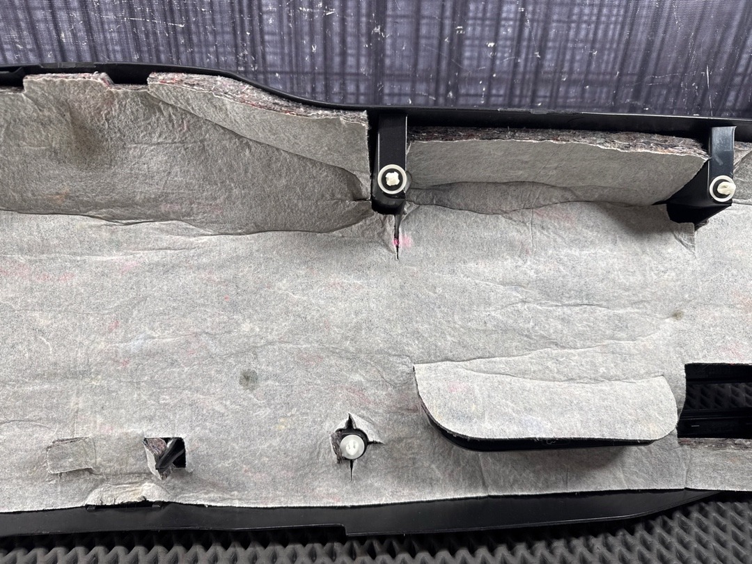 Обшивка крышки багажника, 1870 рублей, Красноярск