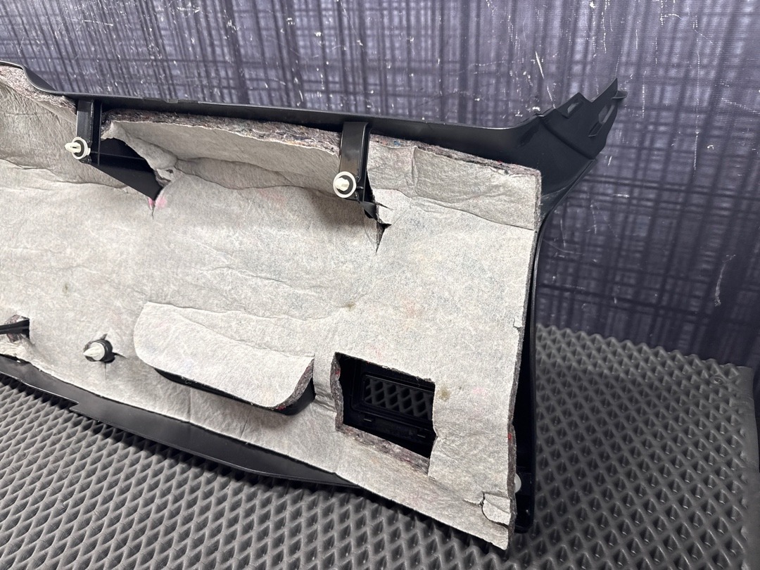 Обшивка крышки багажника, 1870 рублей, Красноярск